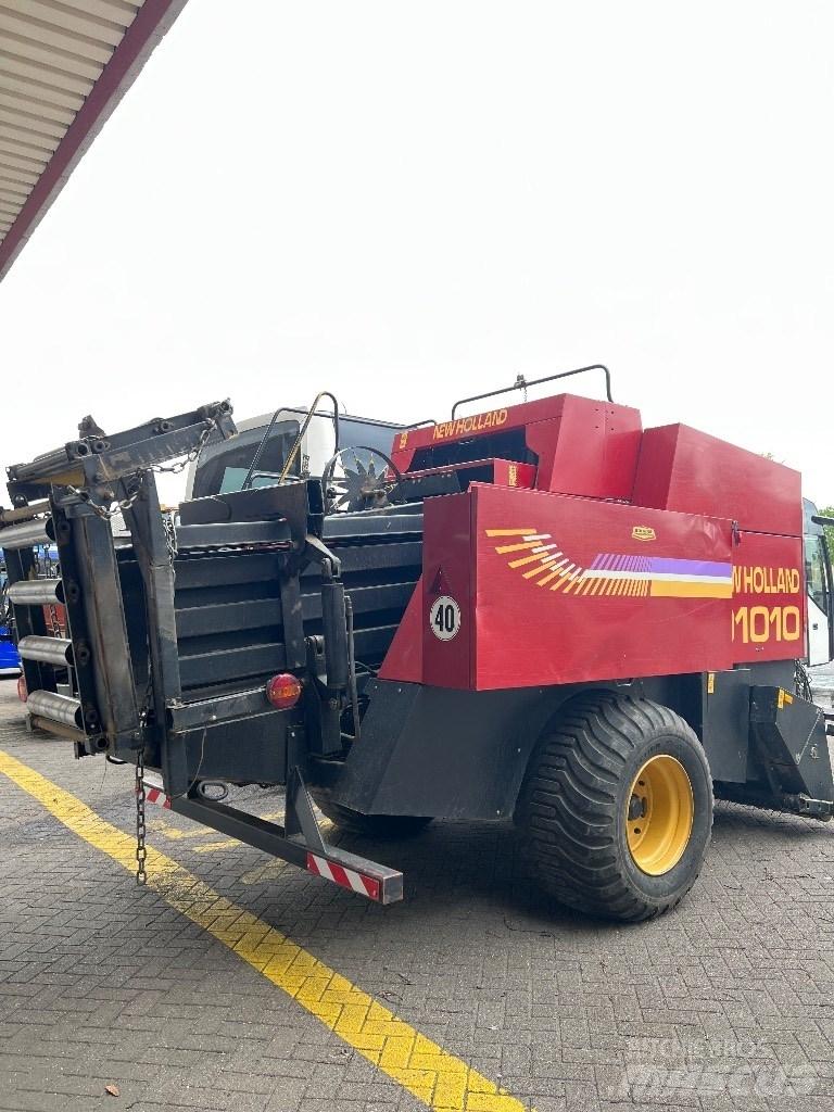 New Holland D 1010 Presse cubique