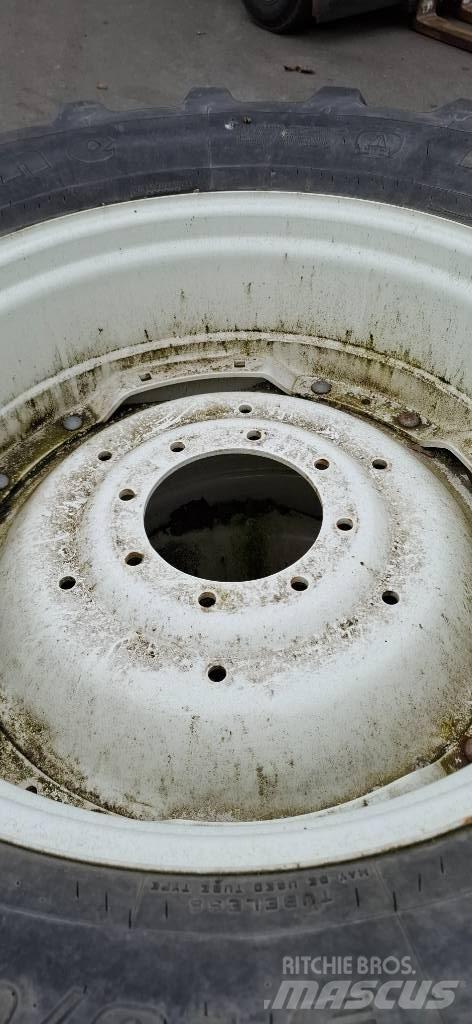 Firestone 540/65R_34 Pneus, roues et jantes