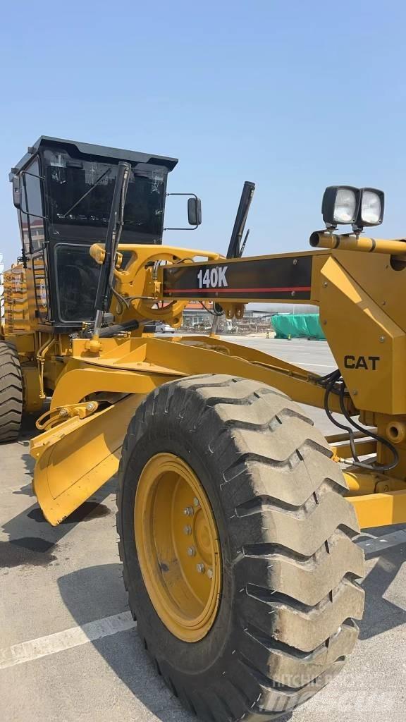 CAT 140 K Niveleuse