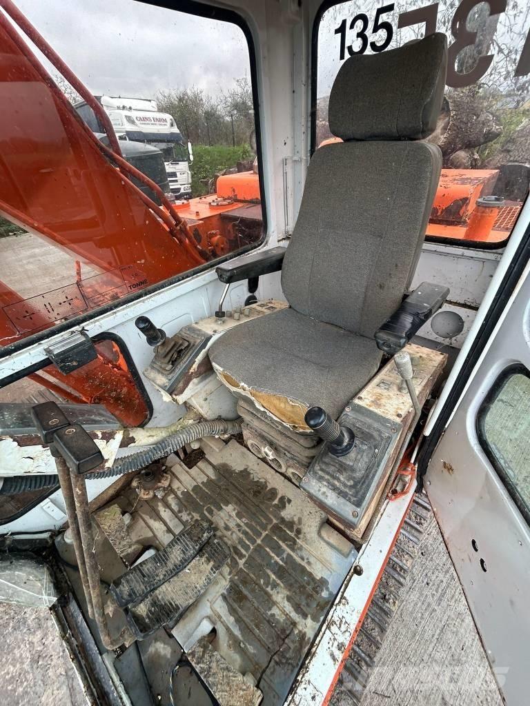 Daewoo DH 130 Pelle sur chenilles