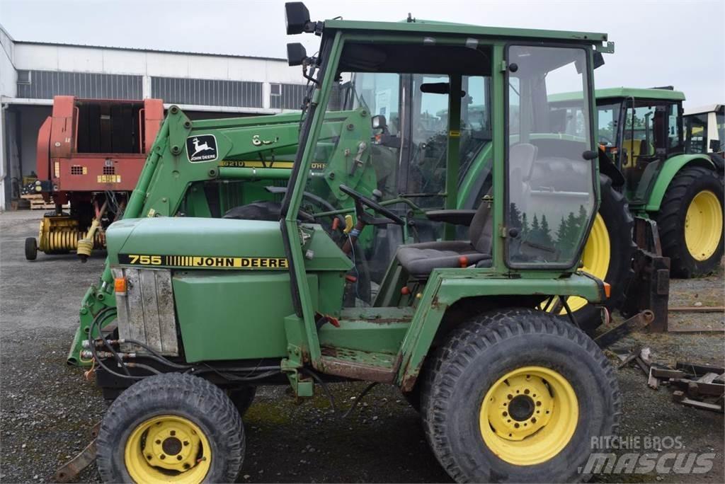 John Deere 755 Tracteur