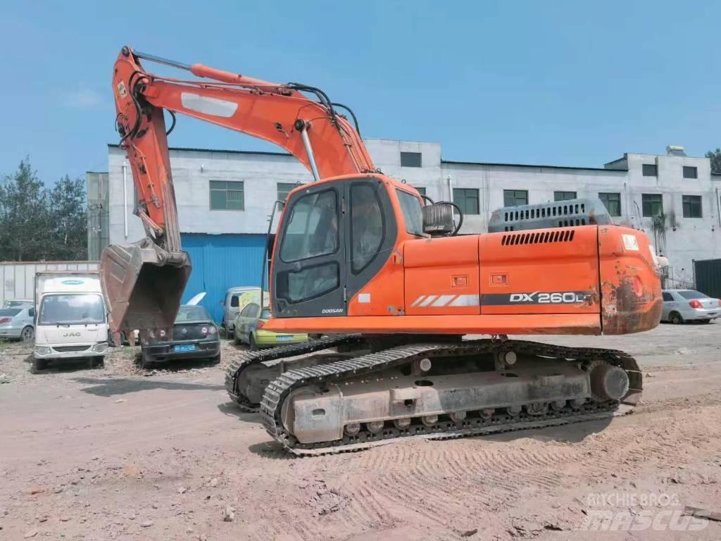 Doosan DX 260 Pelle sur chenilles