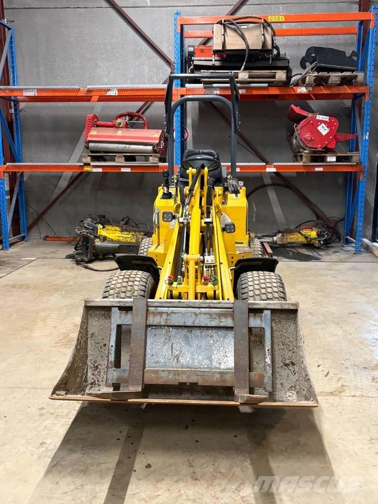 Knikmops KM 130 Chargeuse sur pneus