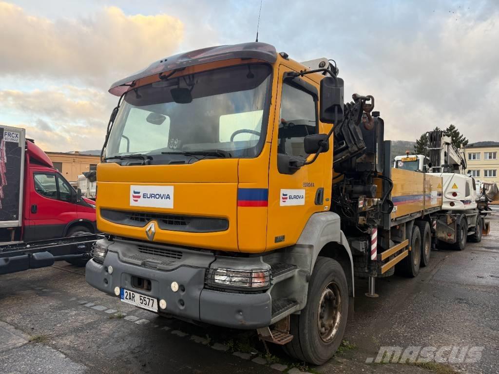 Renault Kerax 370.34 Camion plateau ridelle avec grue