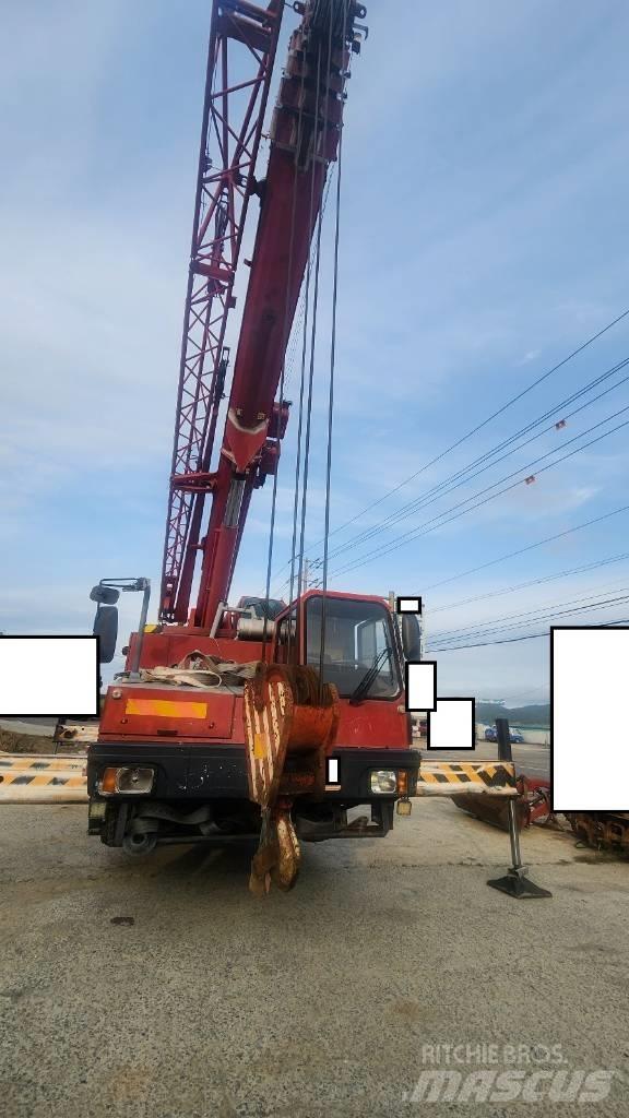 Liebherr LTM 1055-1 Grues tout terrain