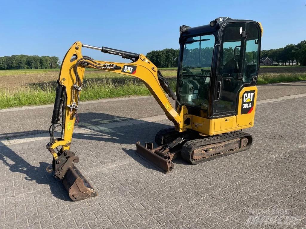 CAT 301.8 Mini pelle < 7t