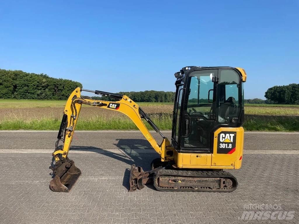 CAT 301.8 Mini pelle < 7t