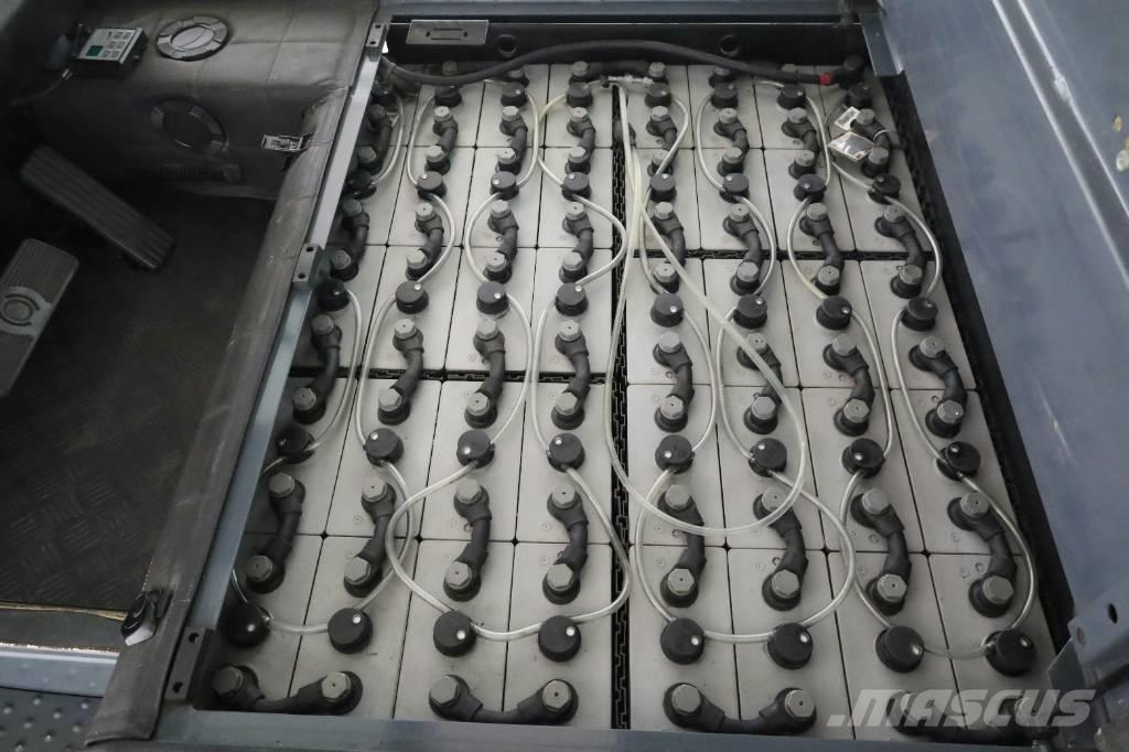 Toyota 8 FBMT 35 Chariots élévateurs électriques
