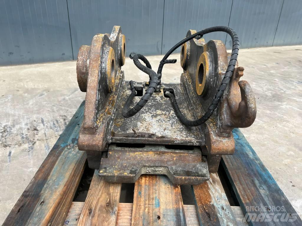 SMP S70 - 320D Attache rapide pour godet