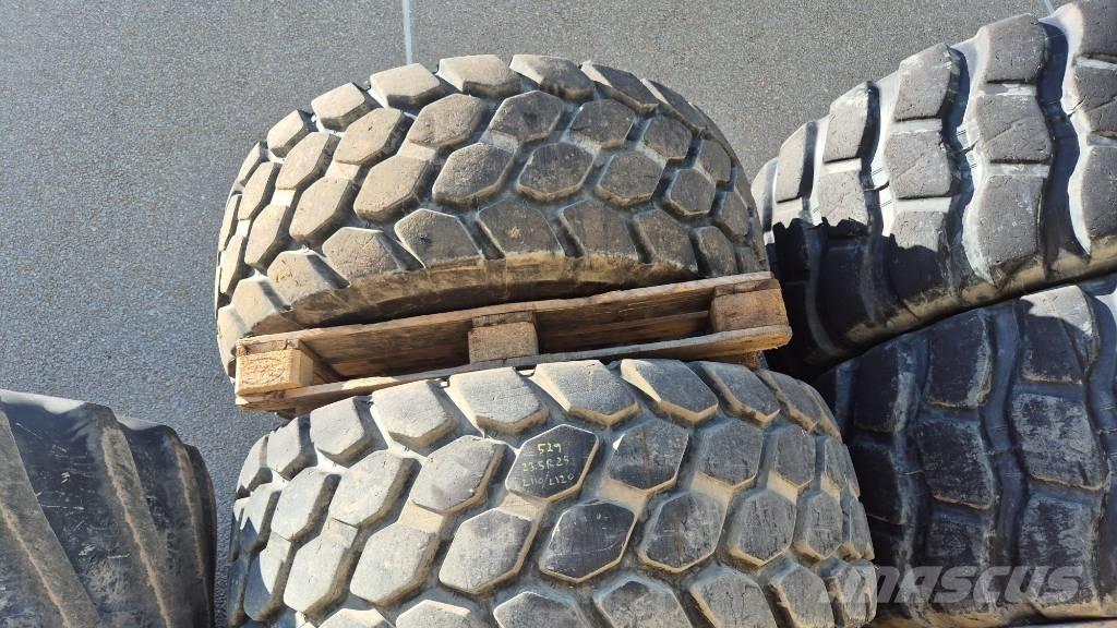 Bridgestone 23.5R25 Pneus, roues et jantes