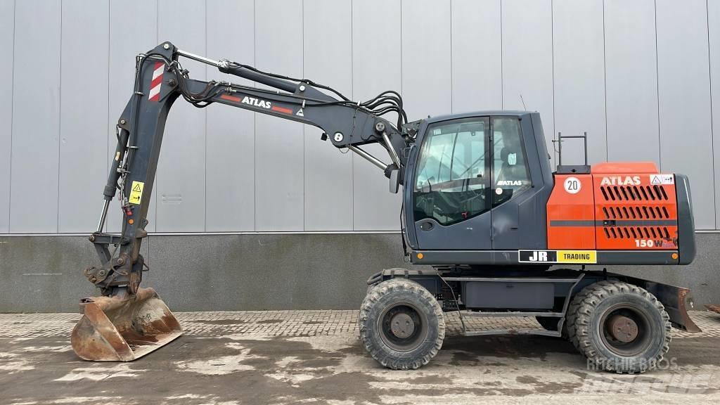 Atlas 150 W Pelle sur pneus