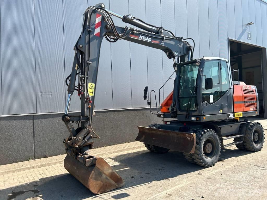 Atlas 150 W Pelle sur pneus
