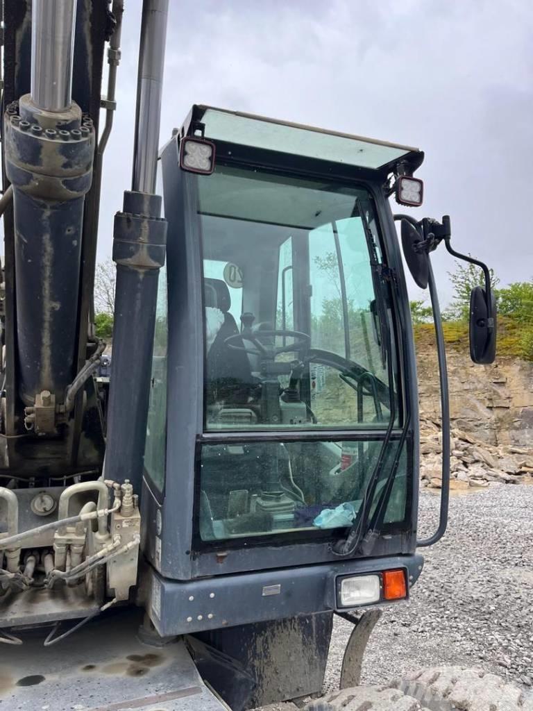 Atlas 160W Pelle sur pneus