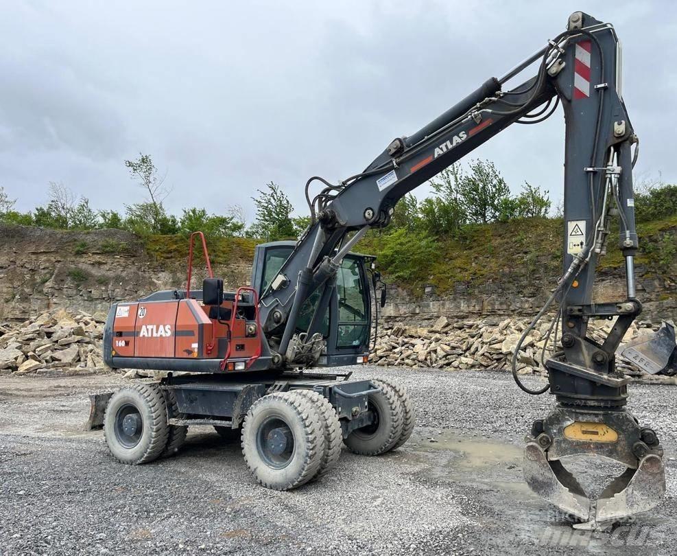Atlas 160W Pelle sur pneus