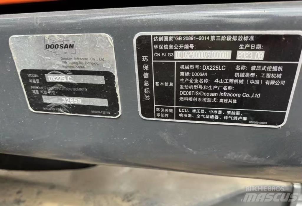 Doosan DX 225 Pelle sur chenilles