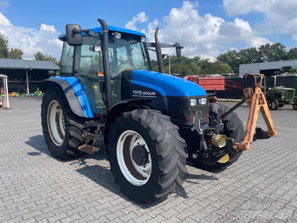 New Holland TS 115 Tracteur