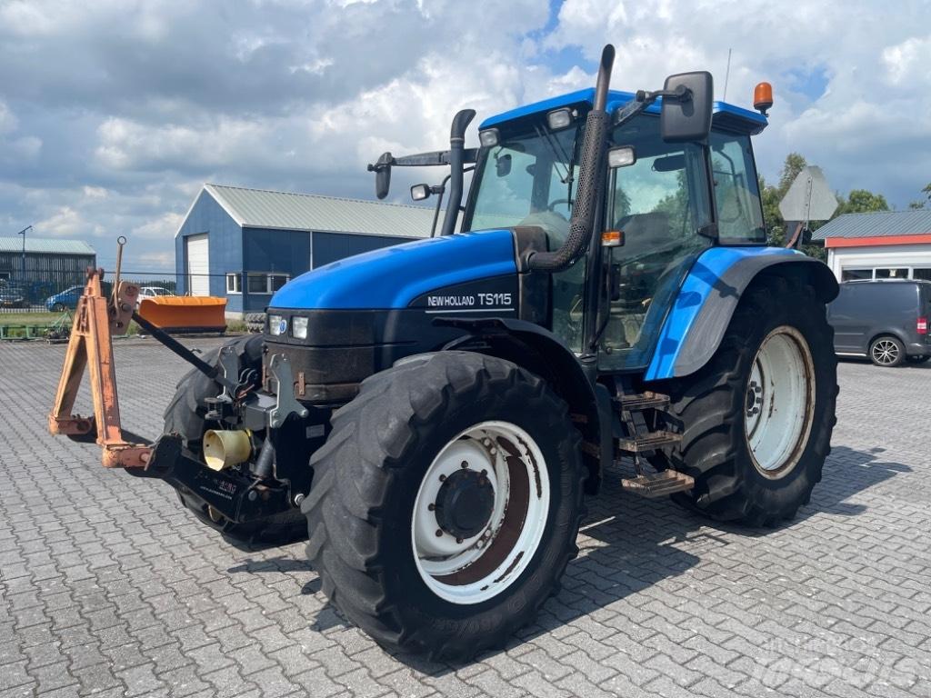 New Holland TS 115 Tracteur