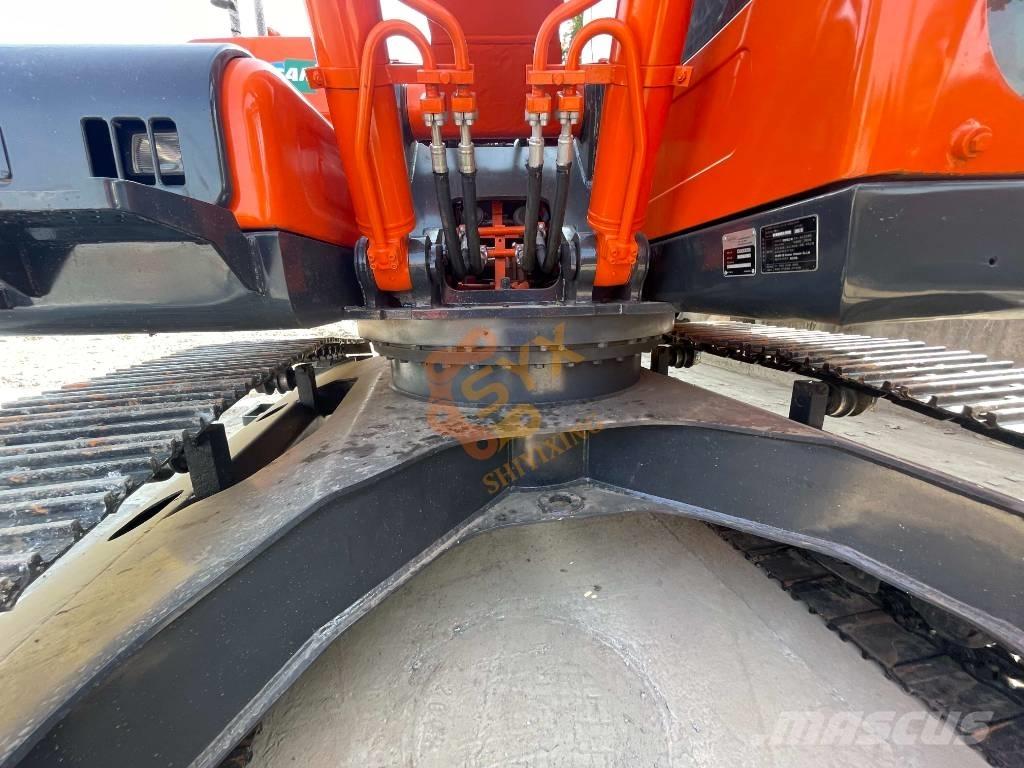 Doosan DX 225 LC Pelle sur chenilles