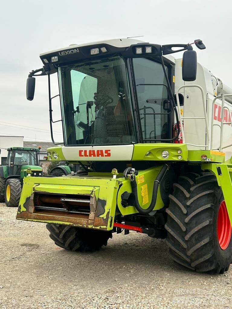 CLAAS Lexion 530 Moissonneuse batteuse