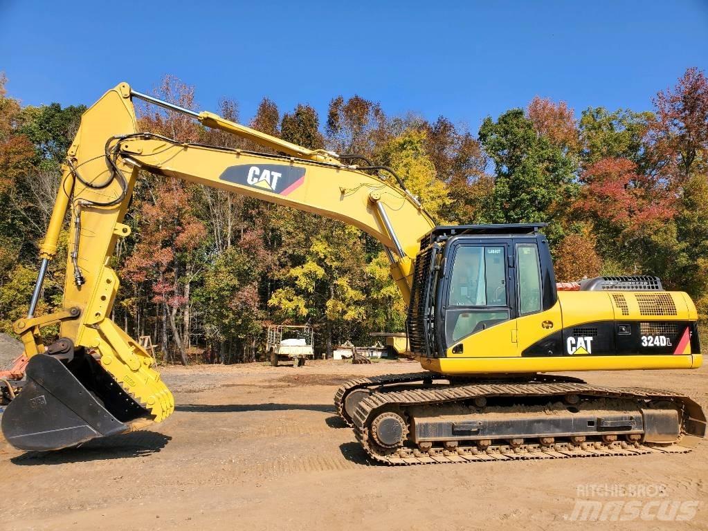 CAT 324D LC Pelle sur chenilles