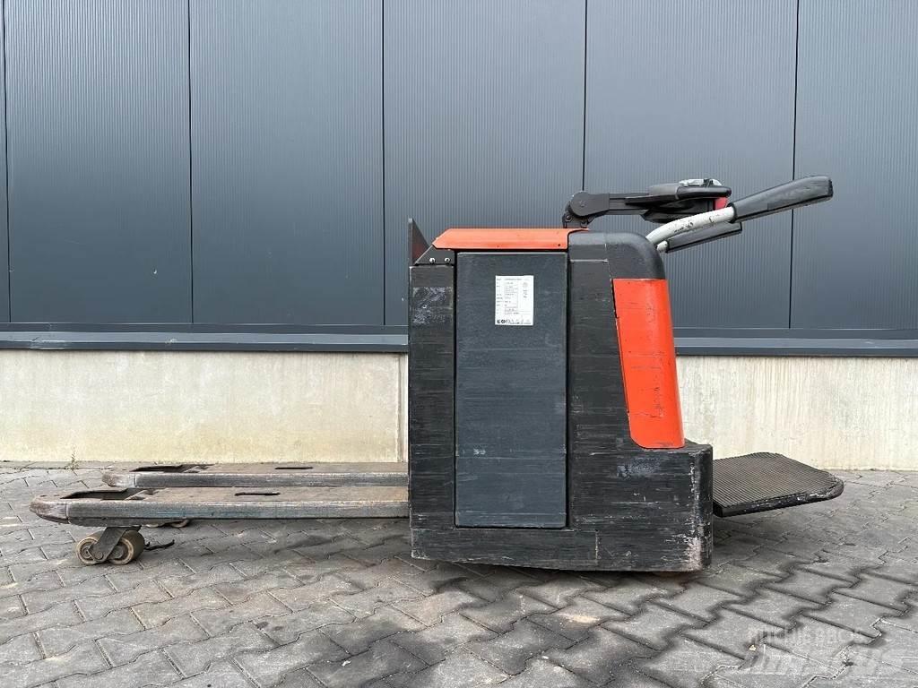 BT LPE240/M Gerbeur accompagnant