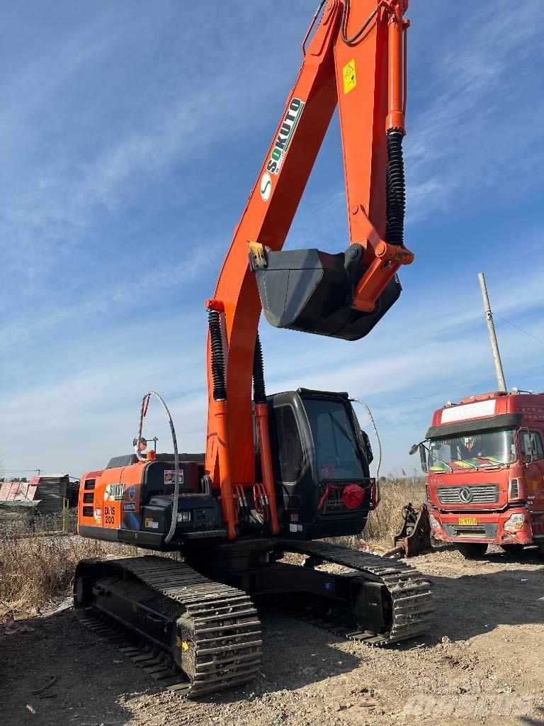 Hitachi ZX 200 Pelle sur chenilles