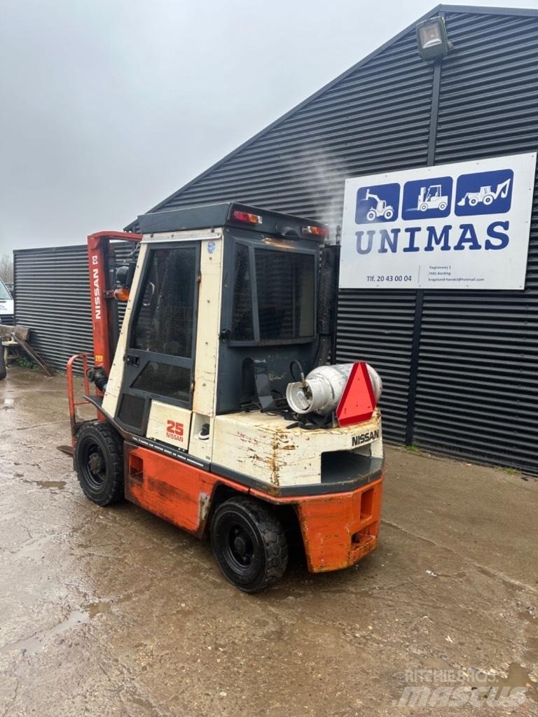 Nissan FG25 Chariots GPL