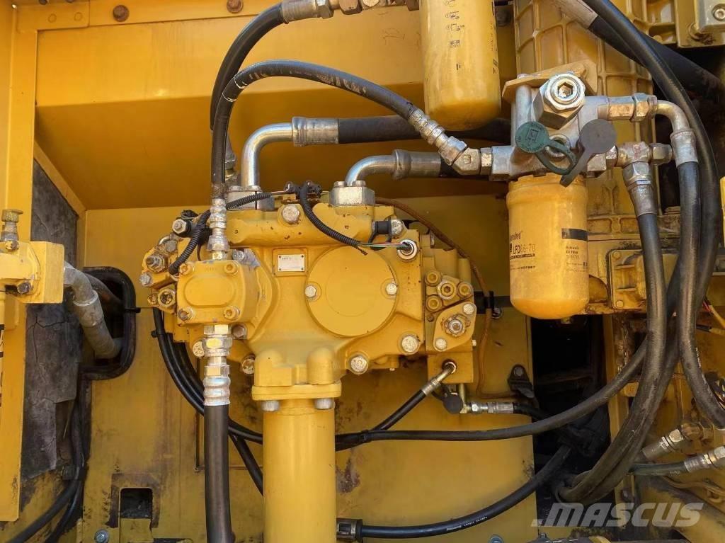 CAT 325D Pelle sur chenilles