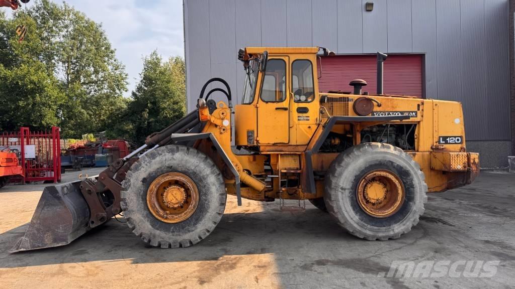 Volvo L 120 Chargeuse sur pneus