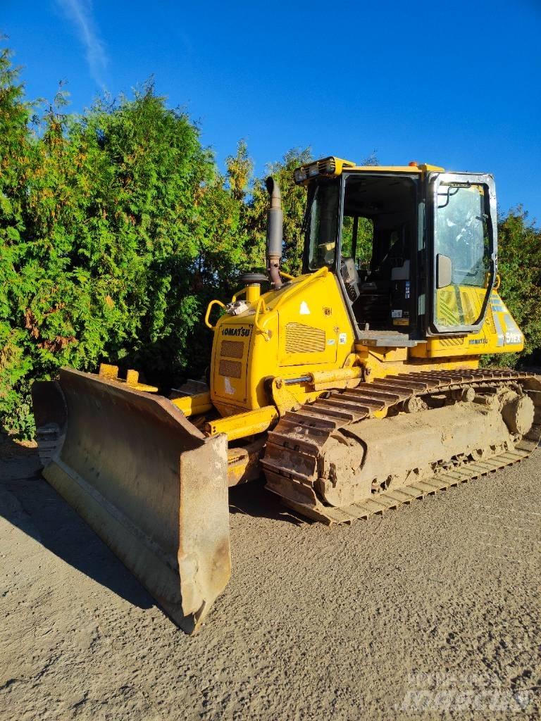 Komatsu D 51 Bouteurs sur chenilles