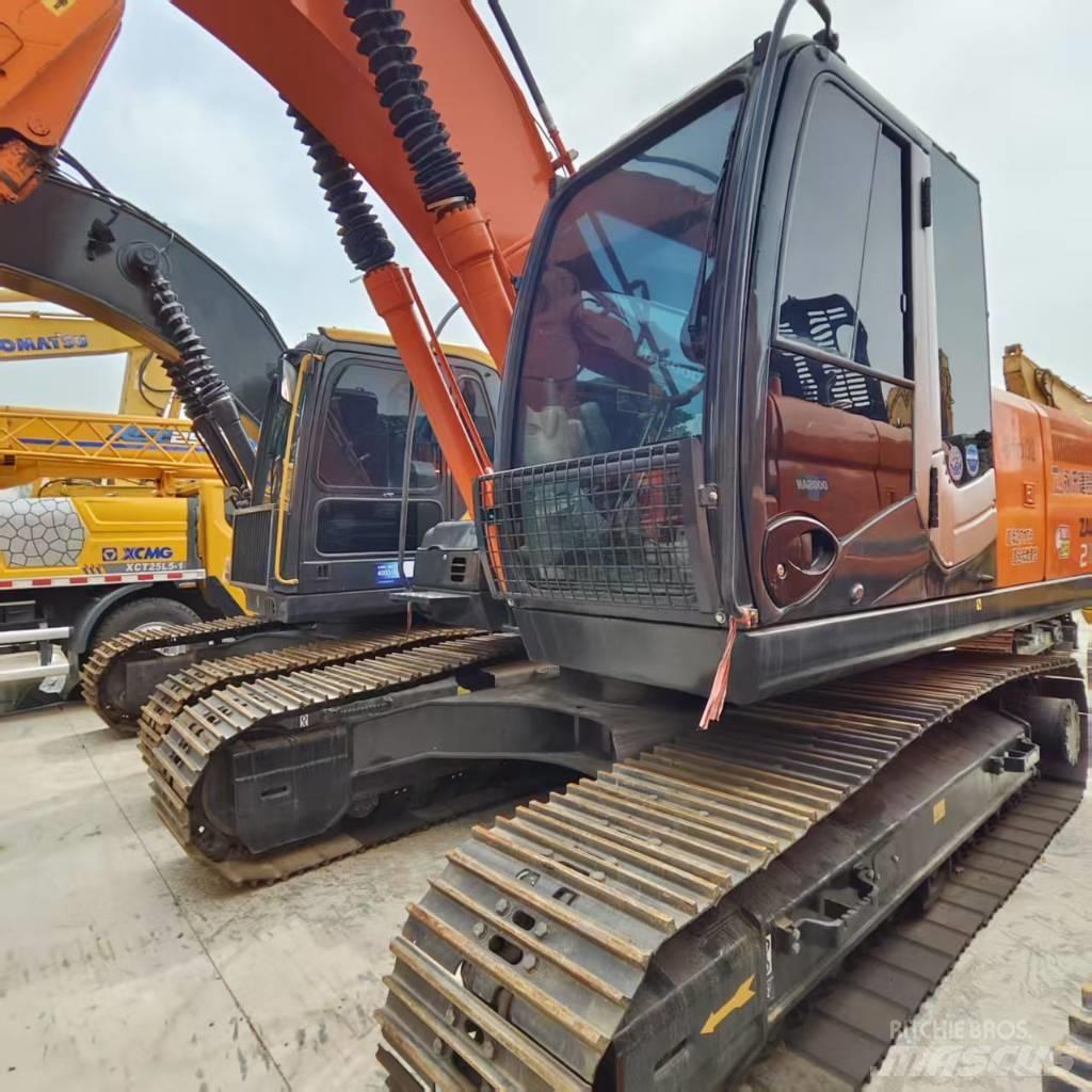 Hitachi ZX 210 Pelle sur chenilles