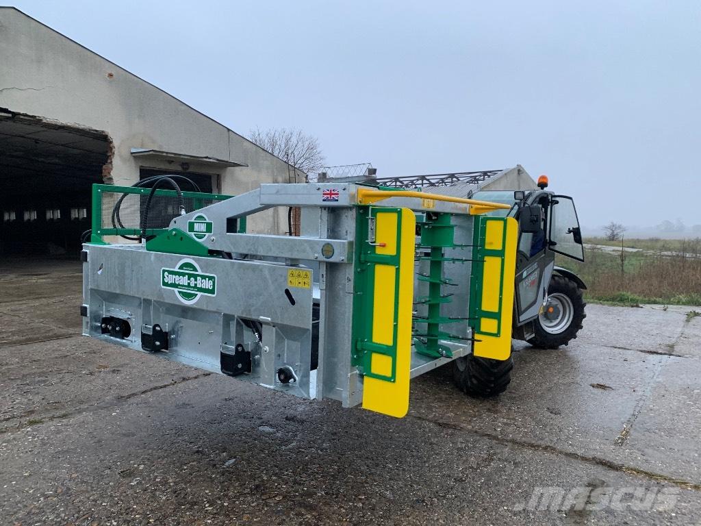  Spread-a-Bale Mini Dérouleuse, pailleuse
