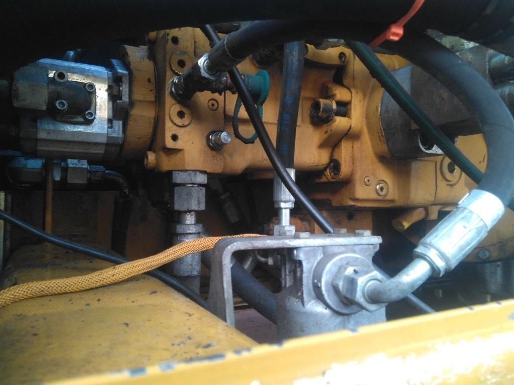 CAT M 322D MH Pelle à déchets