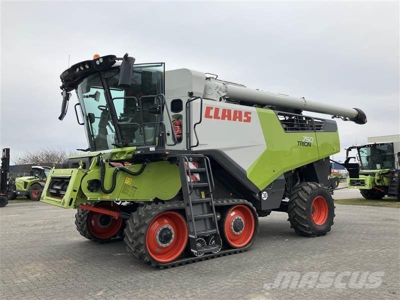 CLAAS TRION 750 TT Moissonneuse batteuse