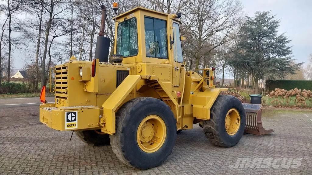 CAT 920 Chargeuse sur pneus