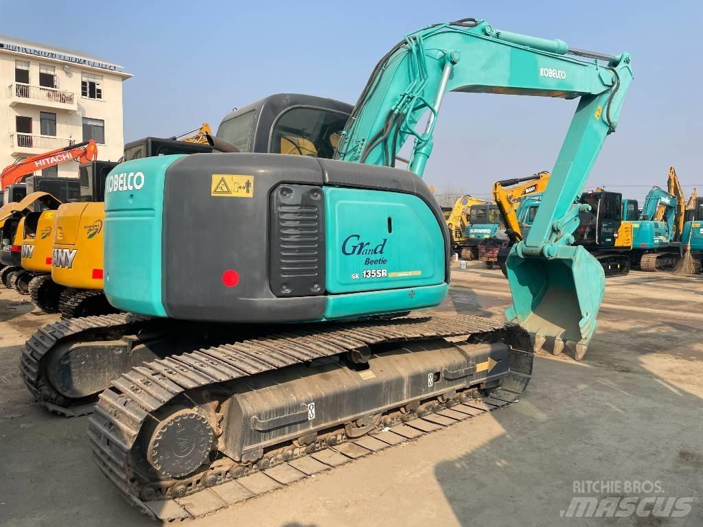 Kobelco SK 135 Pelle sur chenilles