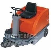 Hako Jonas P 900R Balayeuses combinées