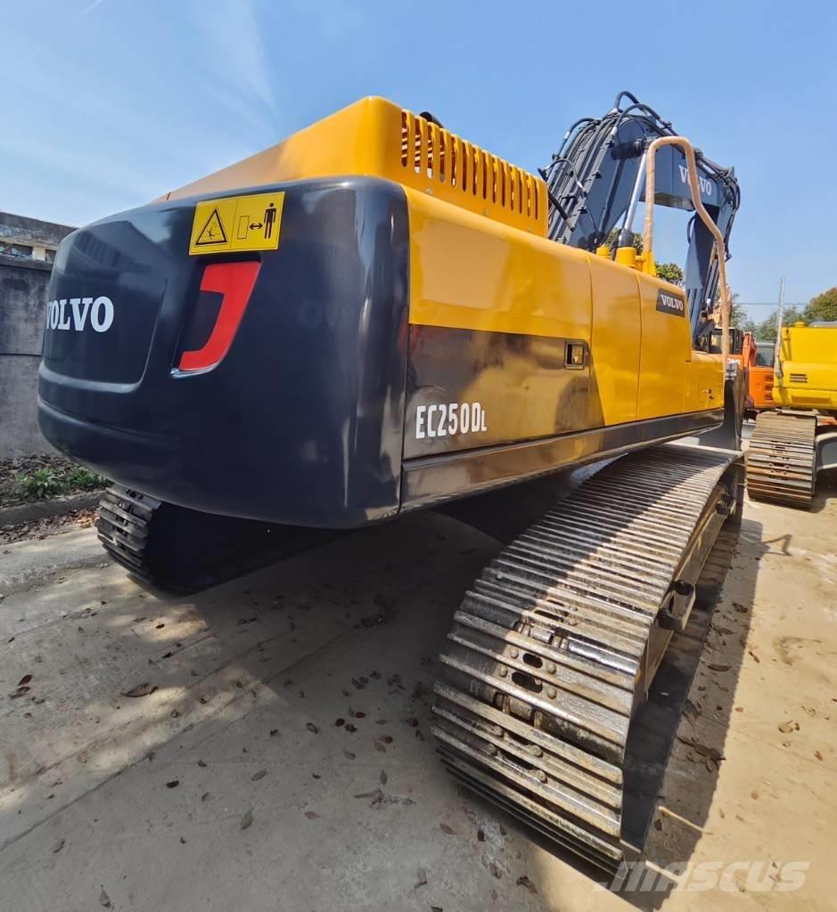 Volvo EC 250 D L Pelle sur chenilles
