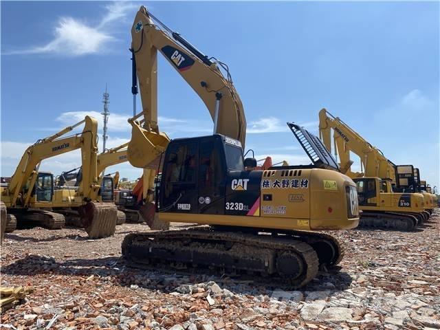 CAT 323D Pelle sur chenilles