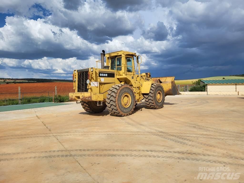 CAT 966E Chargeuse sur pneus