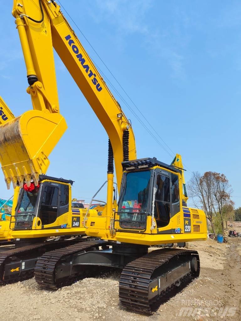 Komatsu PC 220 Pelle sur chenilles