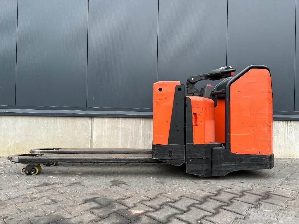 BT LPE200/8 Gerbeur accompagnant