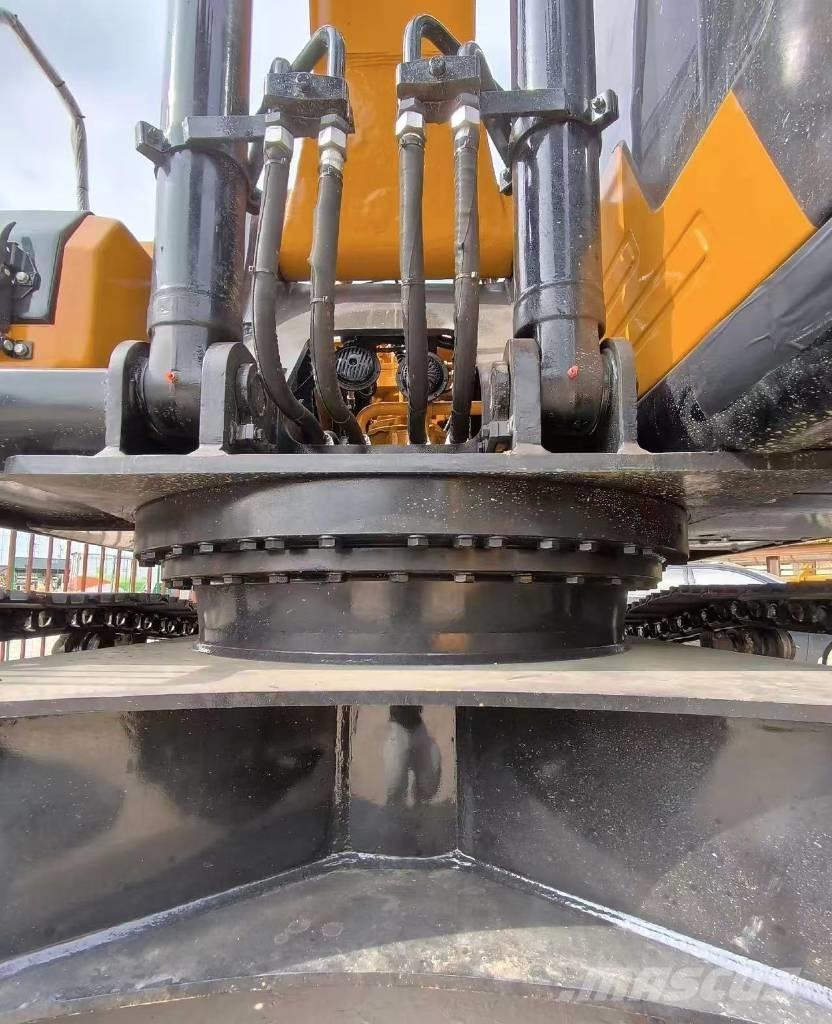 Sany SY 215 Pelle sur chenilles