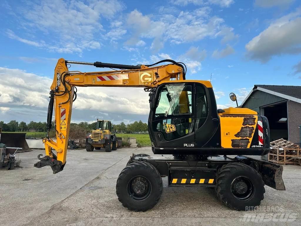 JCB JS145W Pelle sur pneus