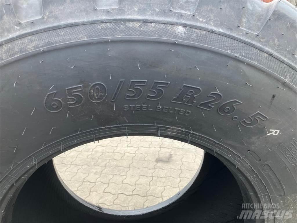 BKT 650/55R26,5 Pneus, roues et jantes