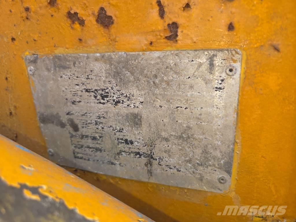 Komatsu SK 714 Chargeuse compacte