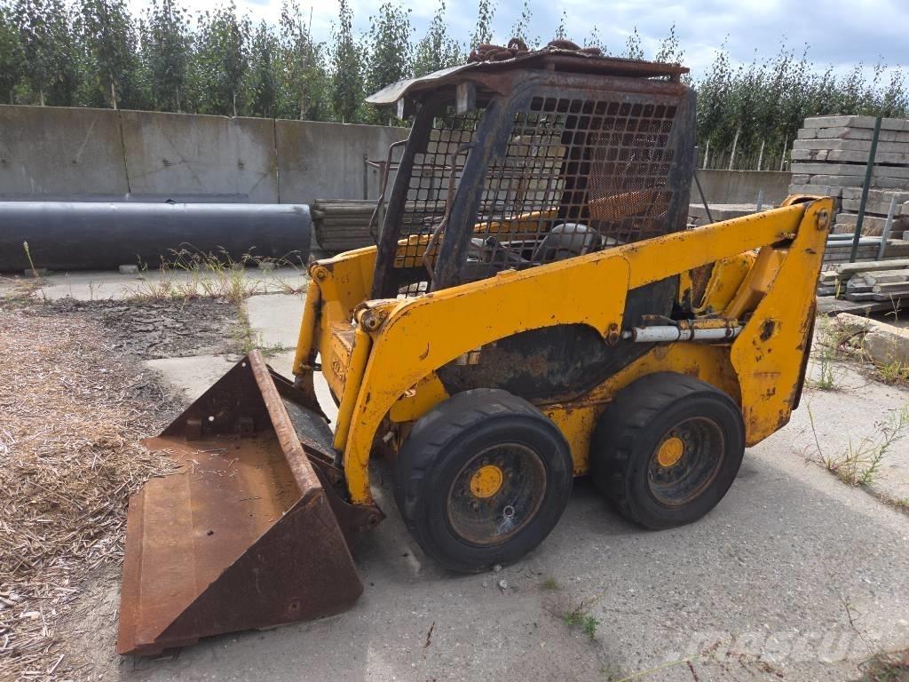 Komatsu SK 714 Chargeuse compacte