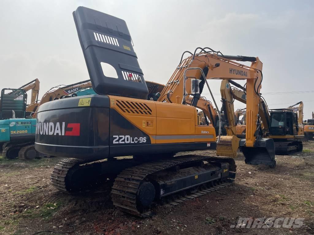 Hyundai 225LC-9S Pelle sur chenilles