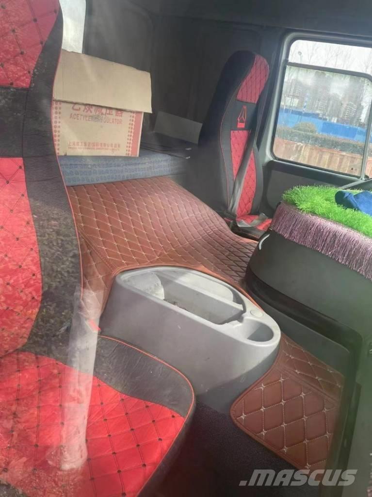 Howo 371 8x4 Camion benne