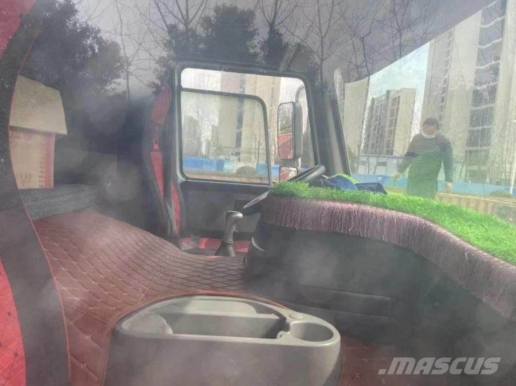 Howo 371 8x4 Camion benne